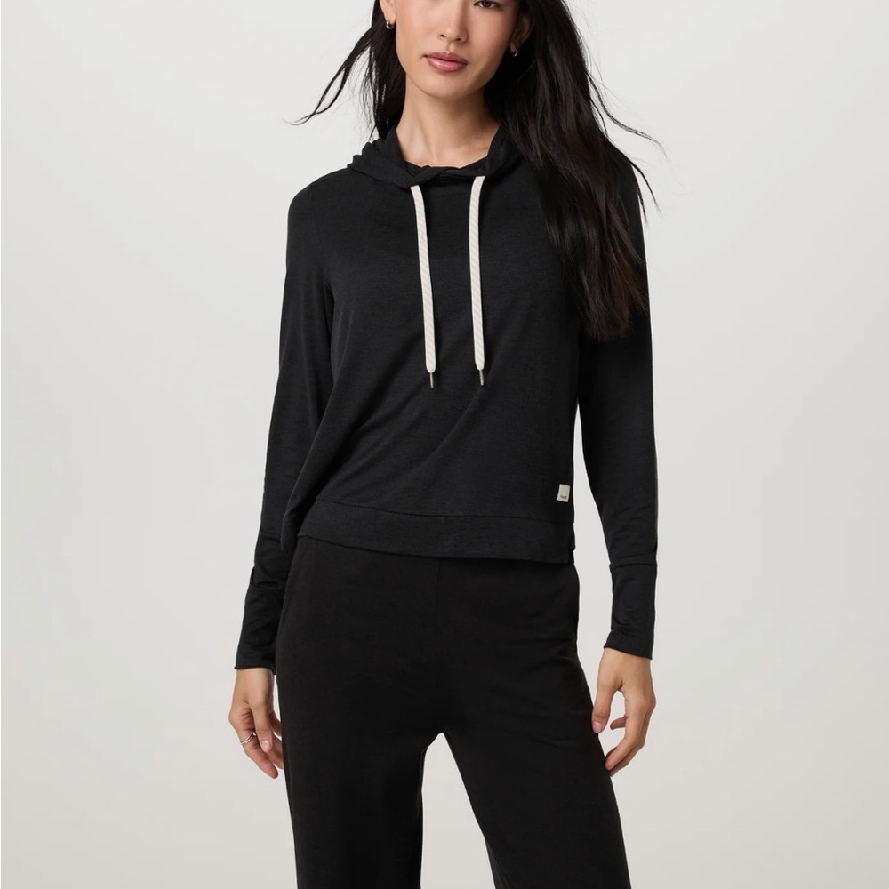 Vuori halo essential hoodie
